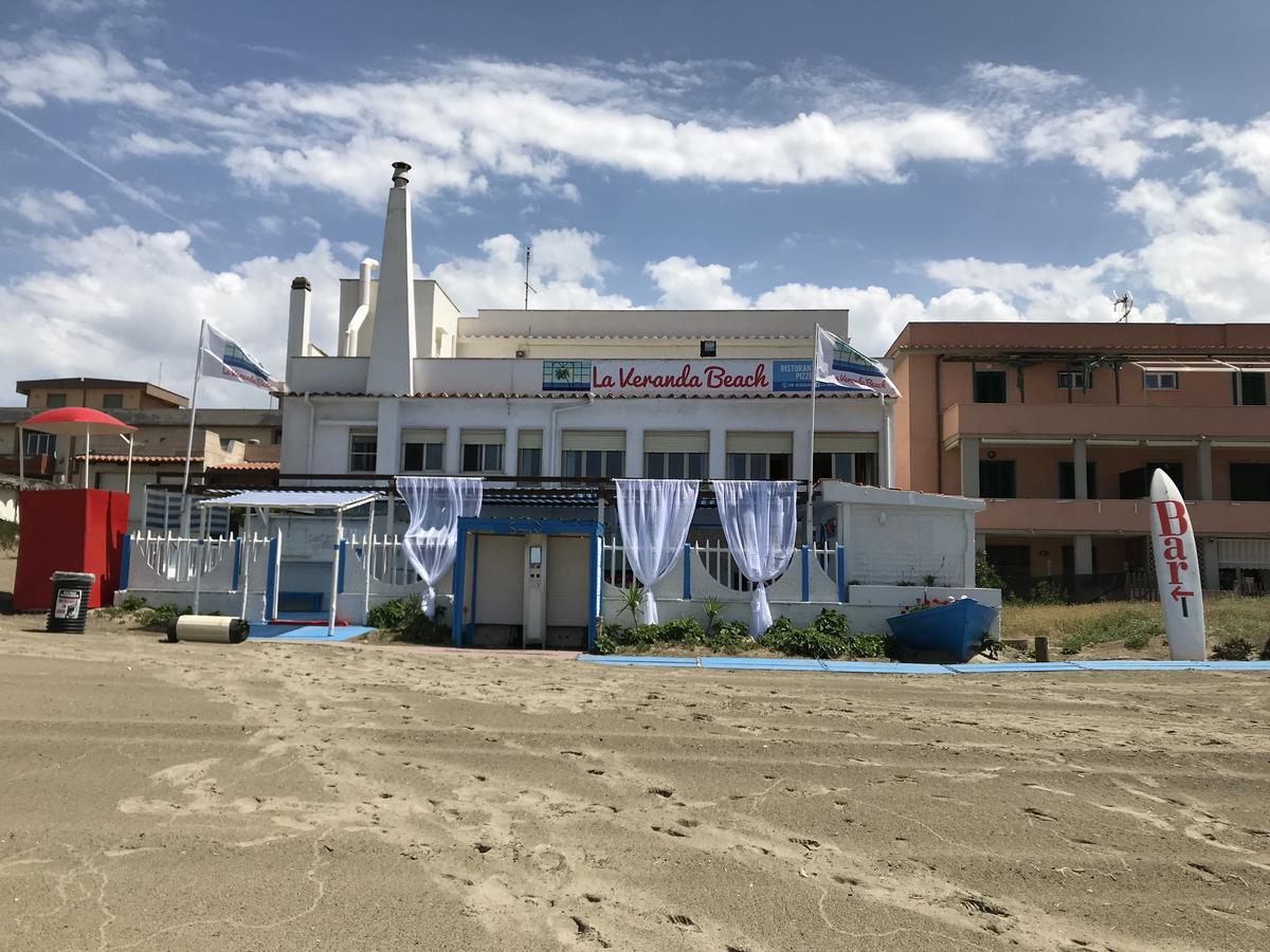 La Veranda Hotel Ardea Exterior foto